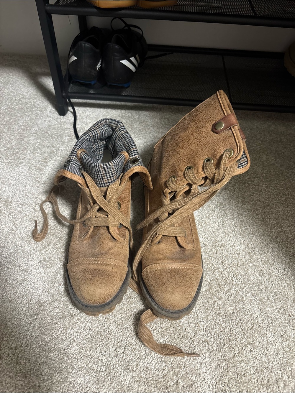 Roxy Tan Lace-Up Women's Ankle Boots